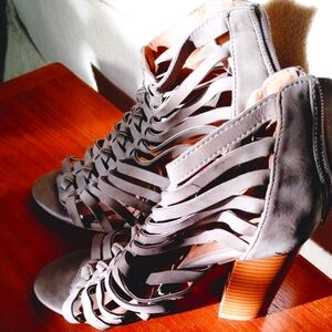 Women's Y2K Strappy Suede Back Zip Block Heel Grey Sandals.